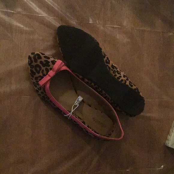 Xhilaration Leopard shoes - Picture 4 of 5